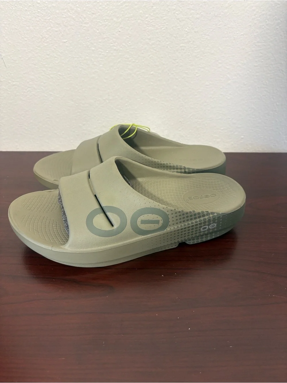 OOFOS OOahh Sport Slide Recovery Sandals - Brand New M8/W10 Tactical Green
